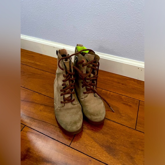 Brown sorel boots - Picture 1 of 6